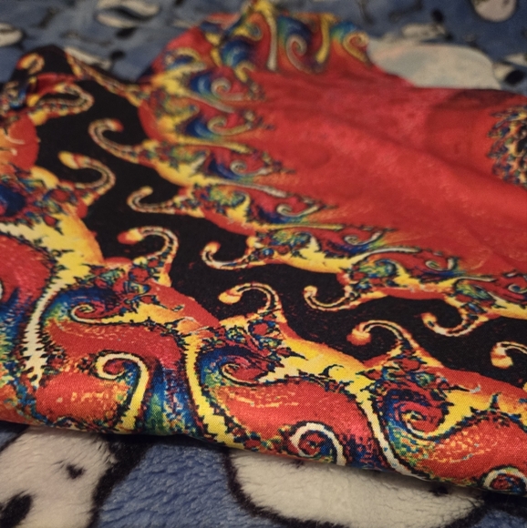 Ladies soft and silky button up top size xl - Picture 3 of 8